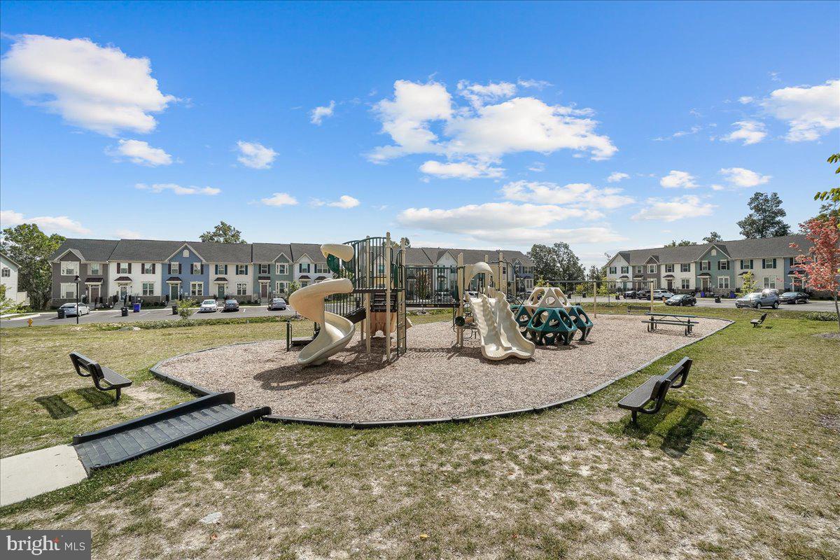 LAKE LINGANORE - Residential