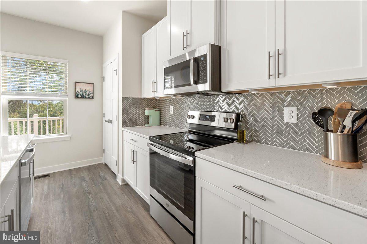 LAKE LINGANORE - Residential