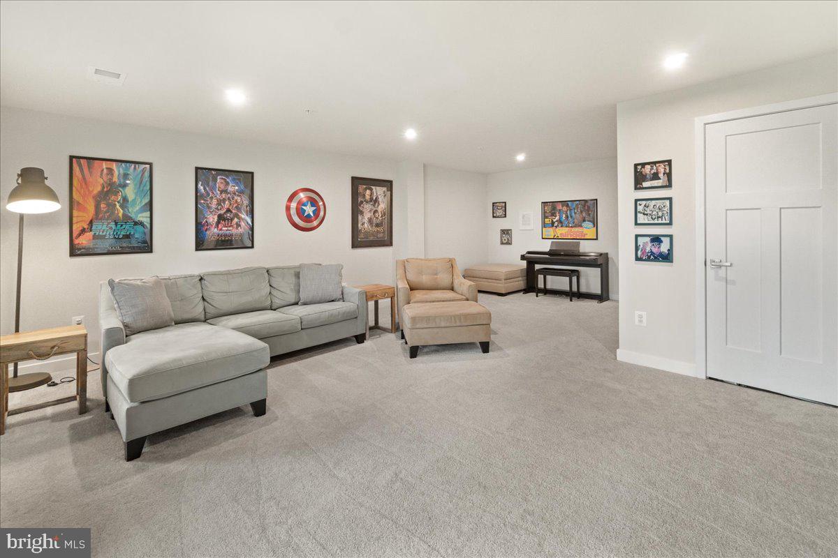 LAKE LINGANORE - Residential