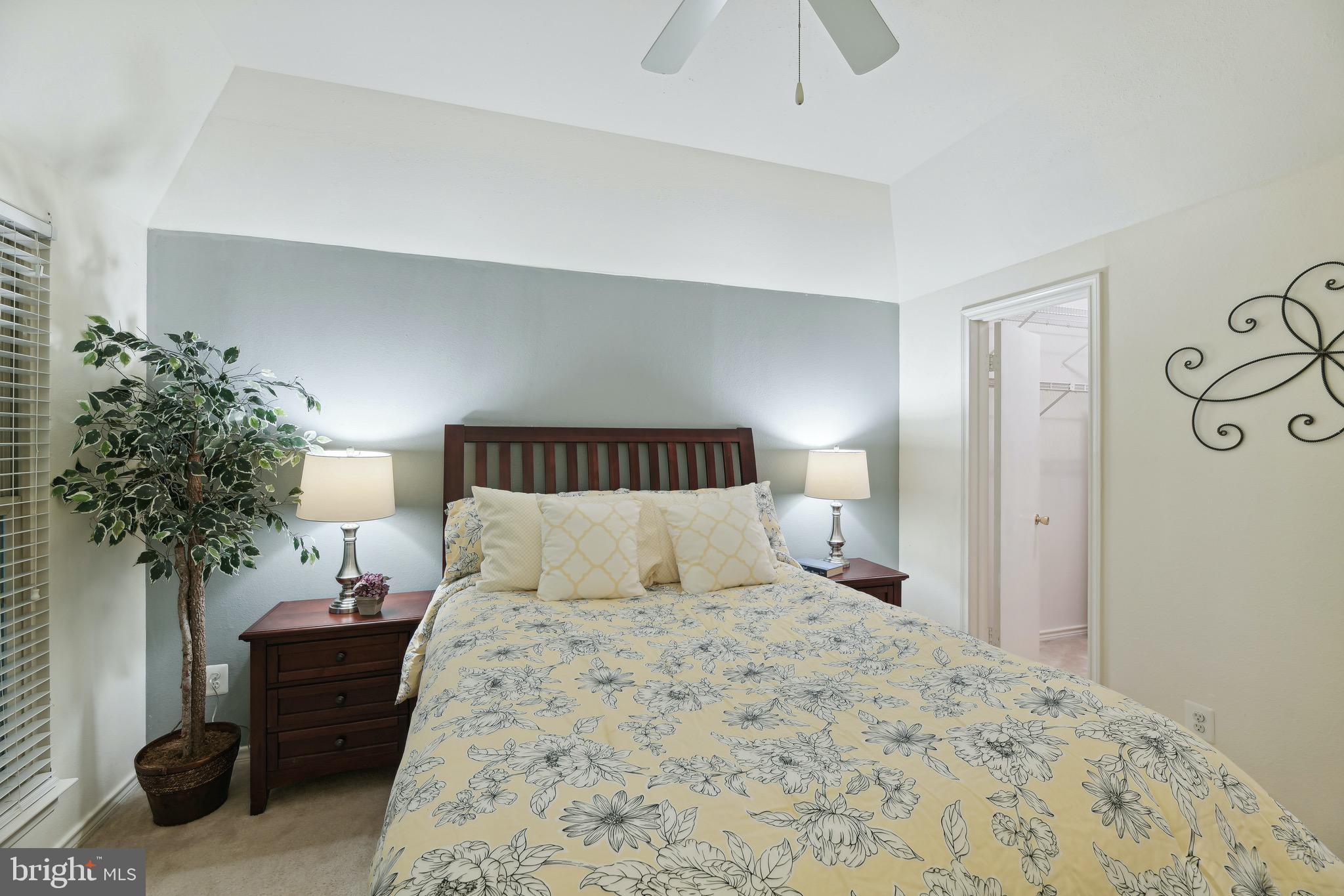 PENDERBROOK SQUARE CONDOMINIUMS - Residential