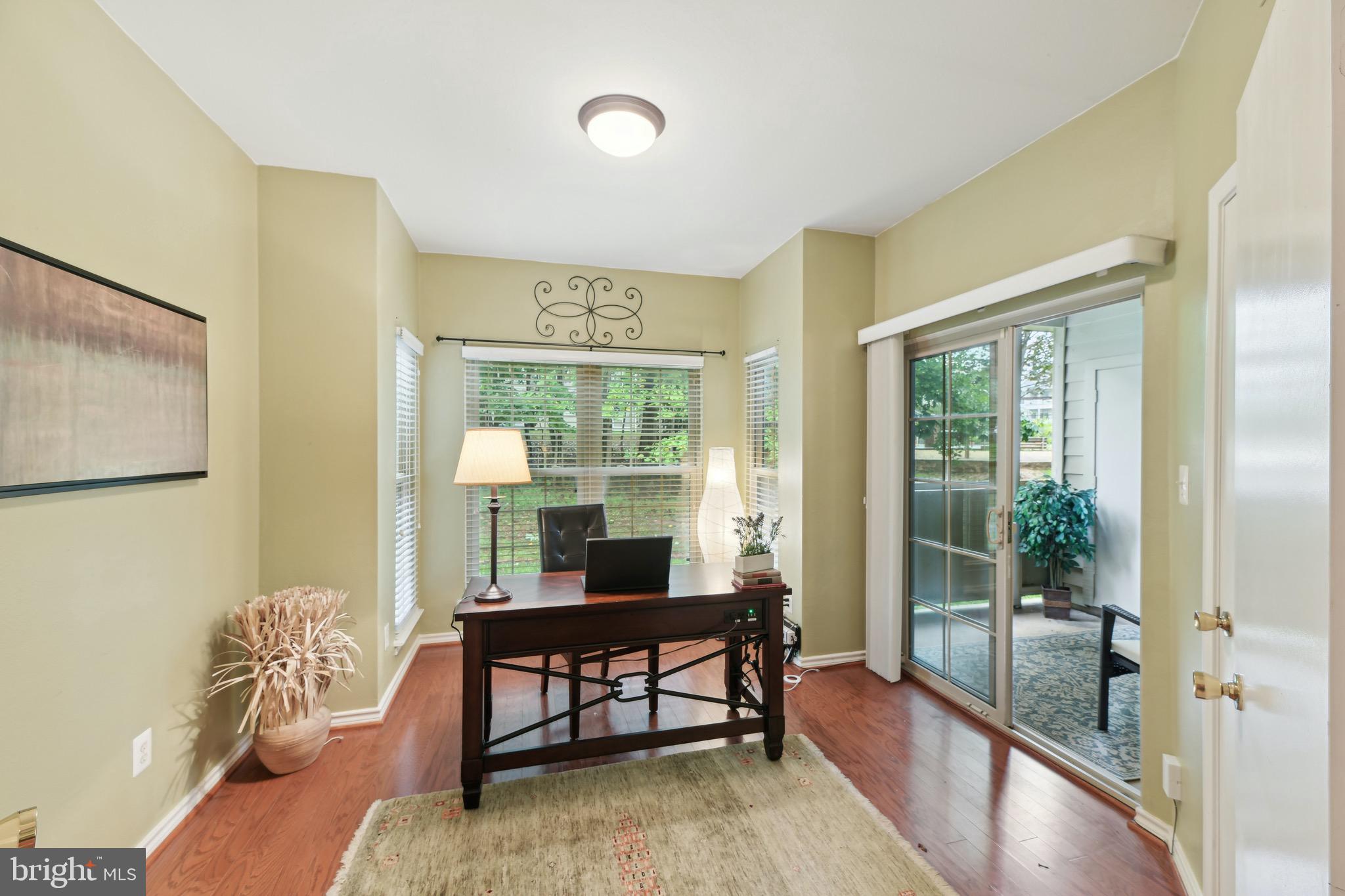 PENDERBROOK SQUARE CONDOMINIUMS - Residential