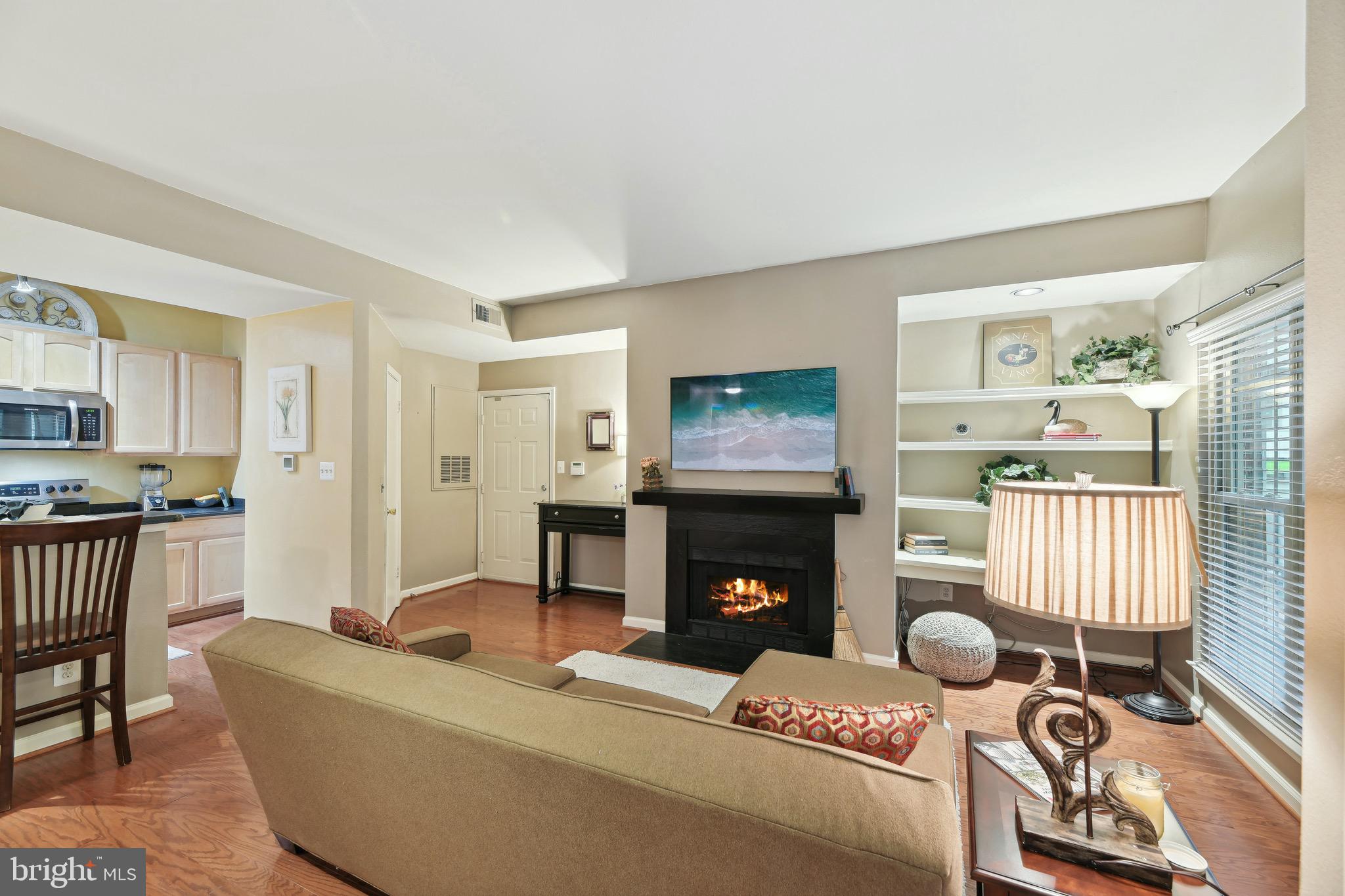 PENDERBROOK SQUARE CONDOMINIUMS - Residential