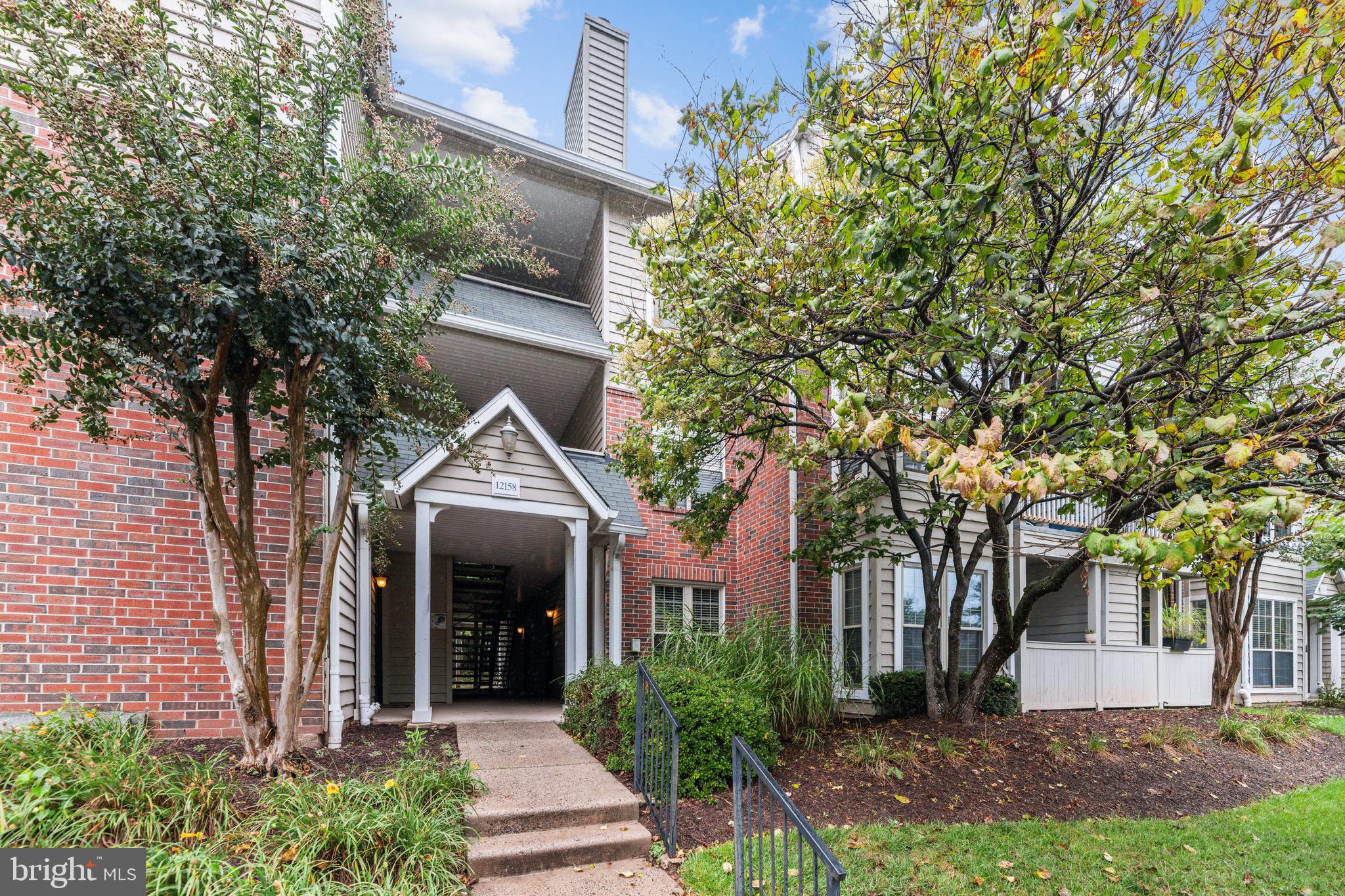 PENDERBROOK SQUARE CONDOMINIUMS - Residential