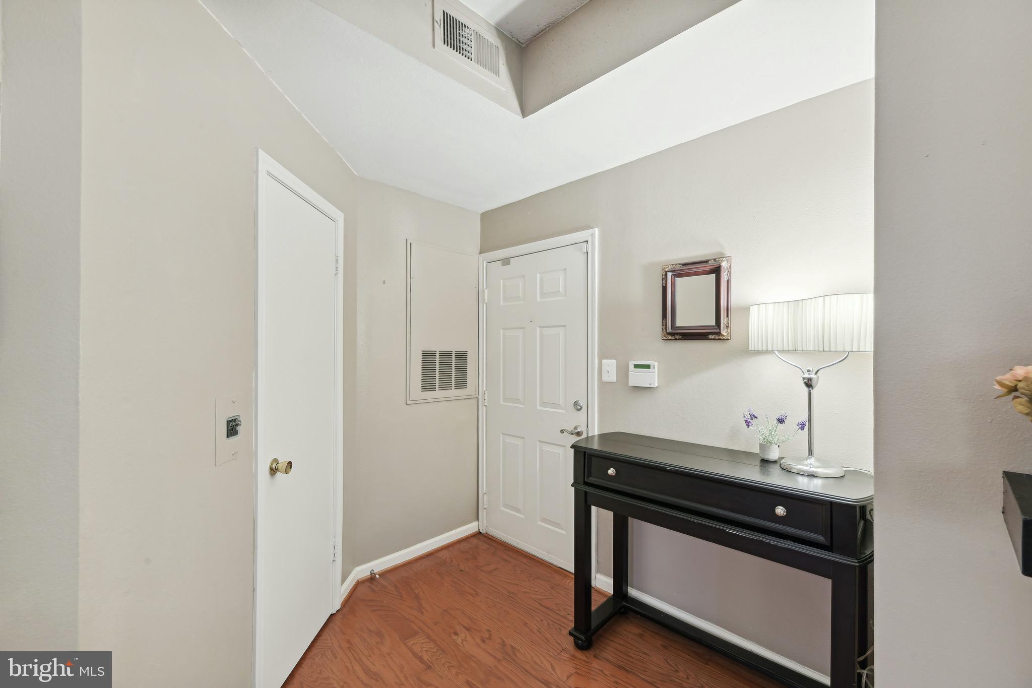 PENDERBROOK SQUARE CONDOMINIUMS - Residential