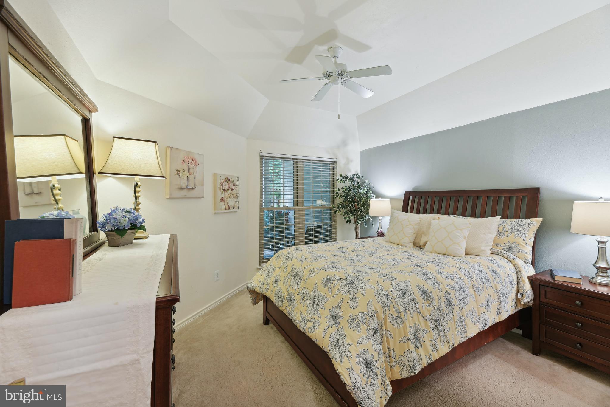 PENDERBROOK SQUARE CONDOMINIUMS - Residential