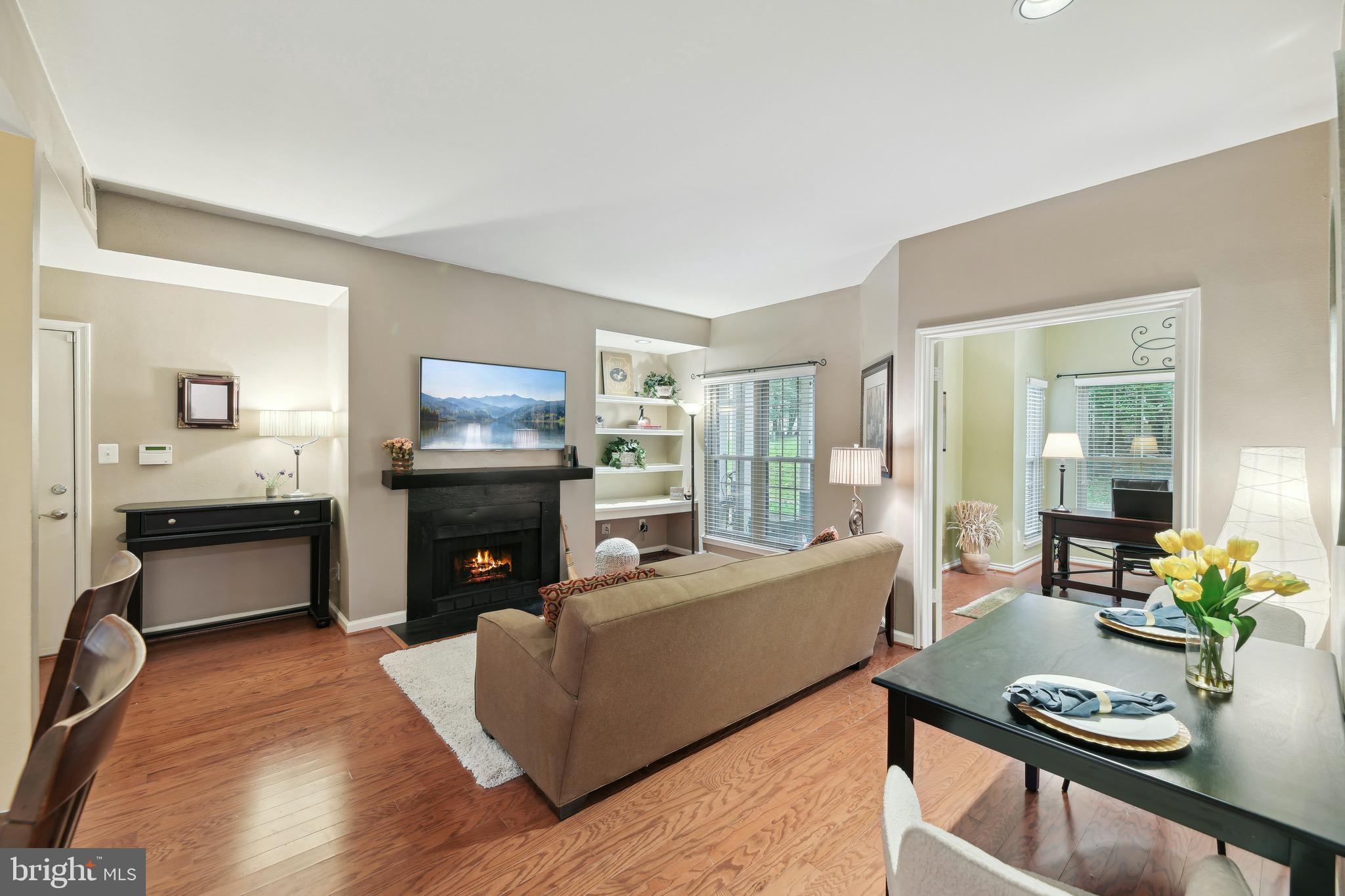 PENDERBROOK SQUARE CONDOMINIUMS - Residential