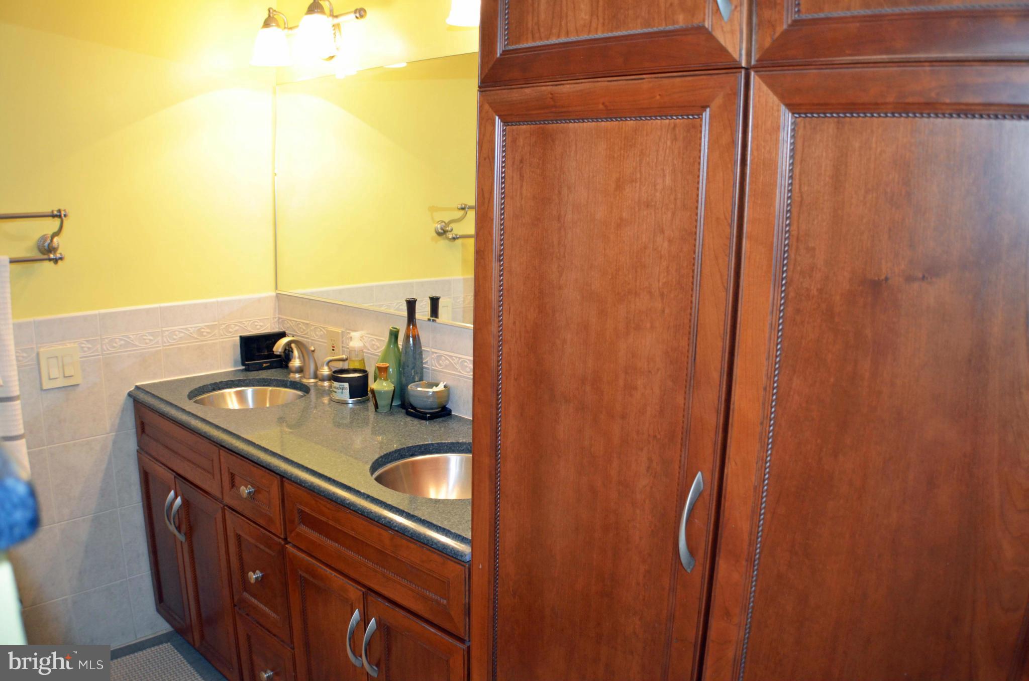 FOX MILL ESTATES - Residential