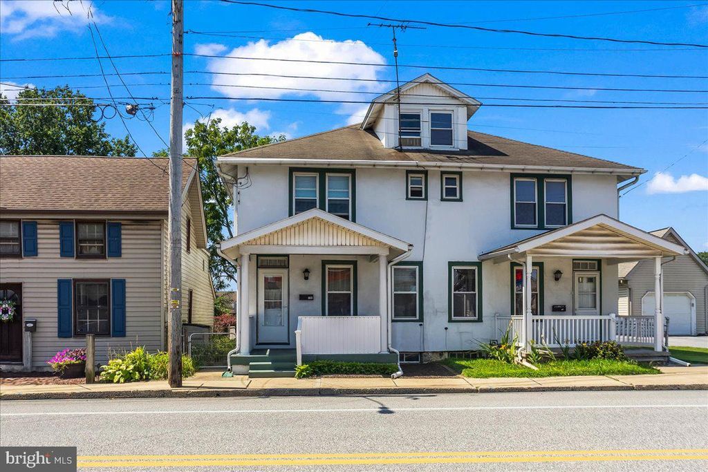 Photo of 186 N Main St, MANHEIM, PA 17545 (MLS # PALA2074392)