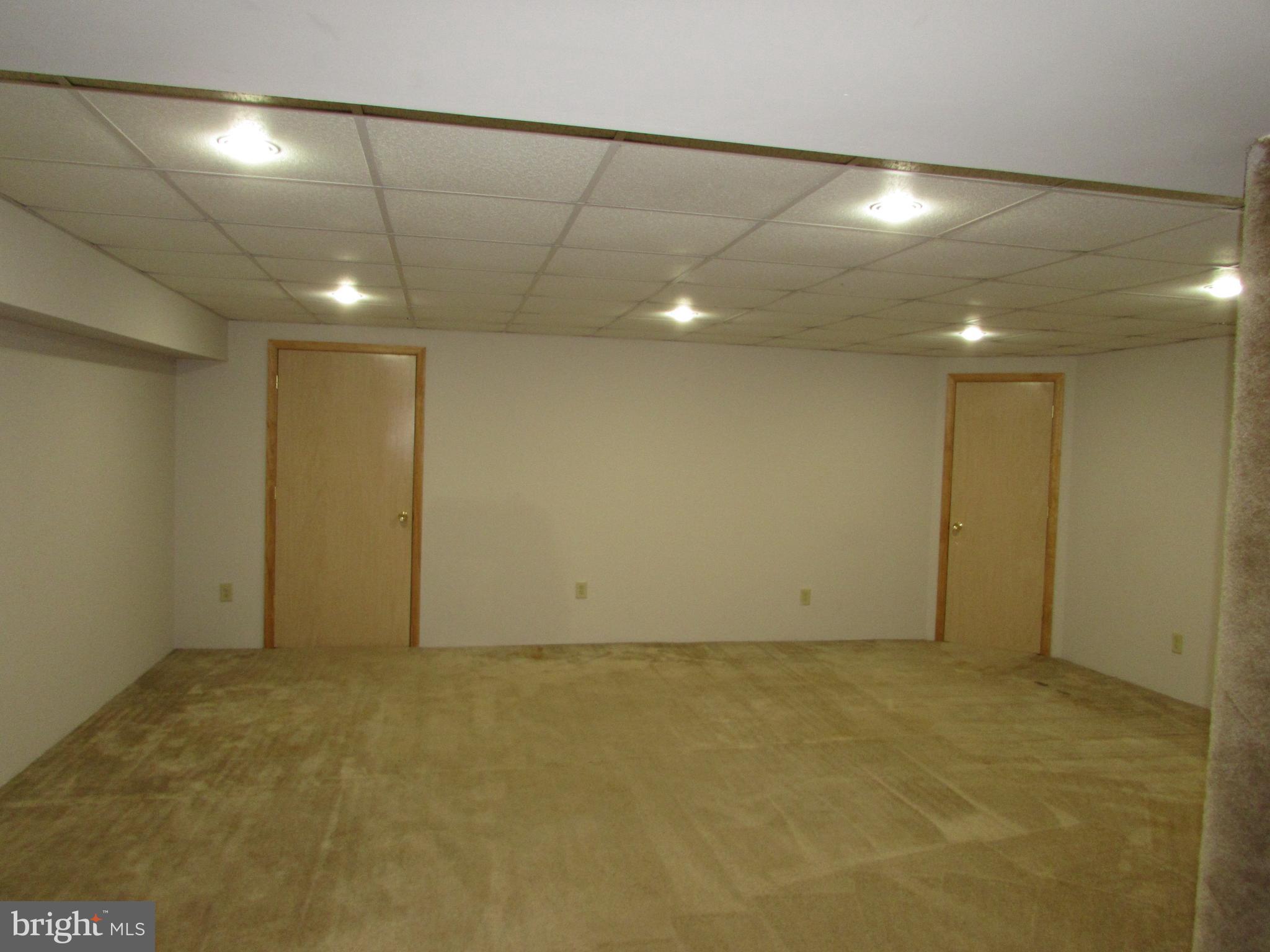 MAKEFIELD GLEN - Residential Lease