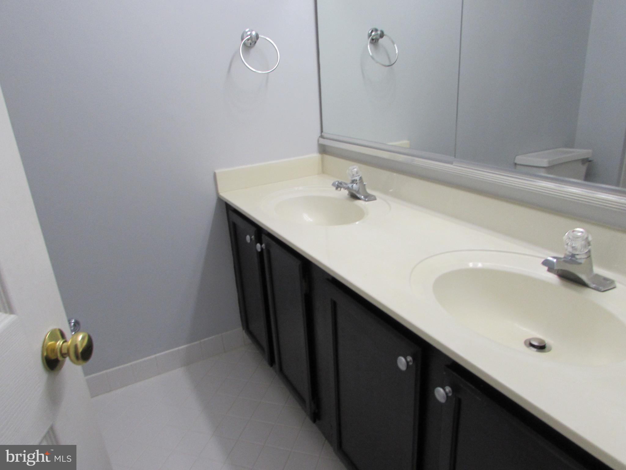 MAKEFIELD GLEN - Residential Lease