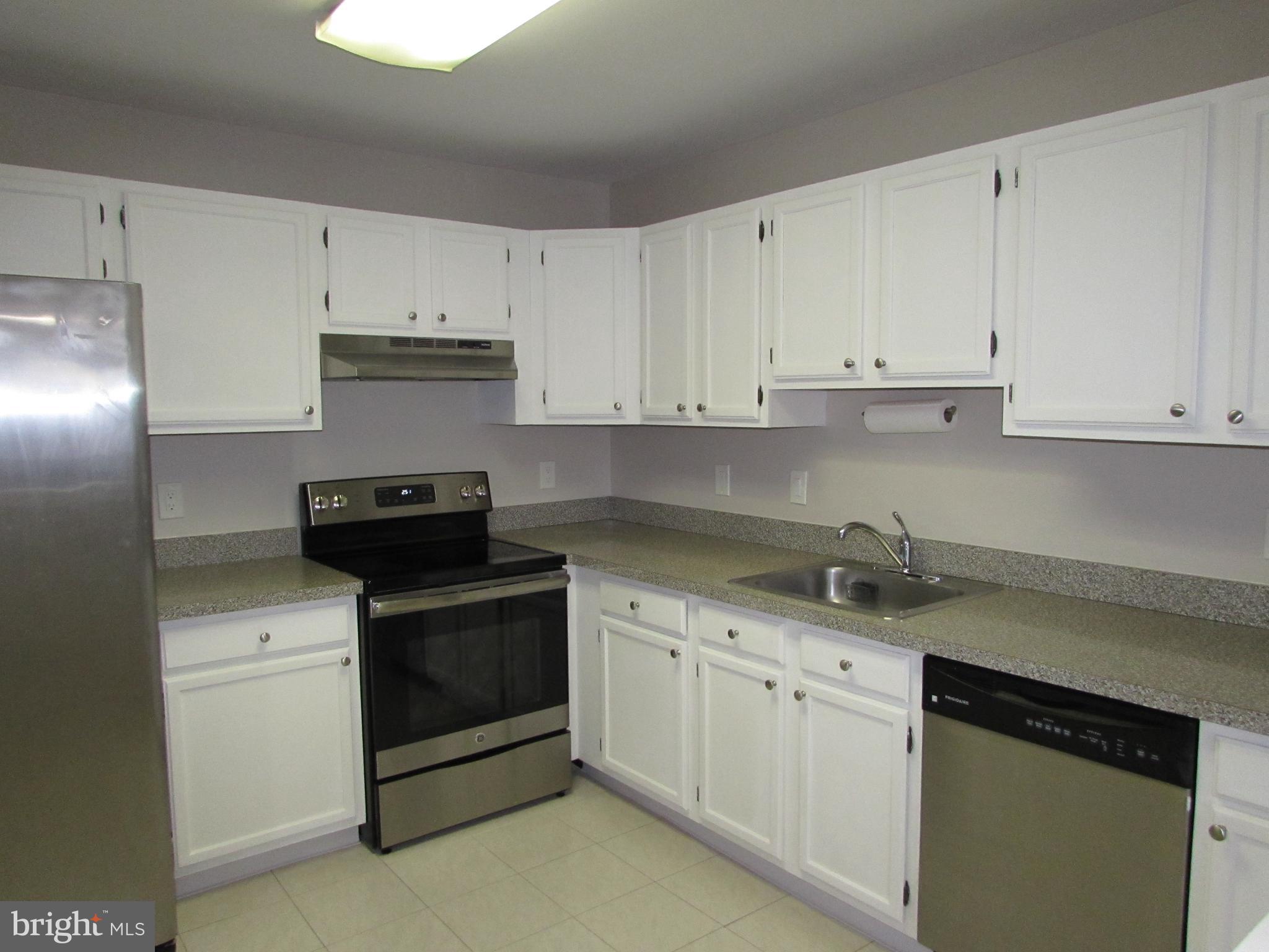 MAKEFIELD GLEN - Residential Lease