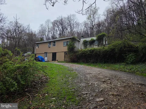 1216 Roberts Valley Road, Harrisburg, PA MLS: PADA2044808