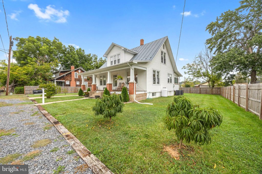 Photo of 453 Zea Street, STRASBURG, VA 22657 (MLS # VASH2012542)