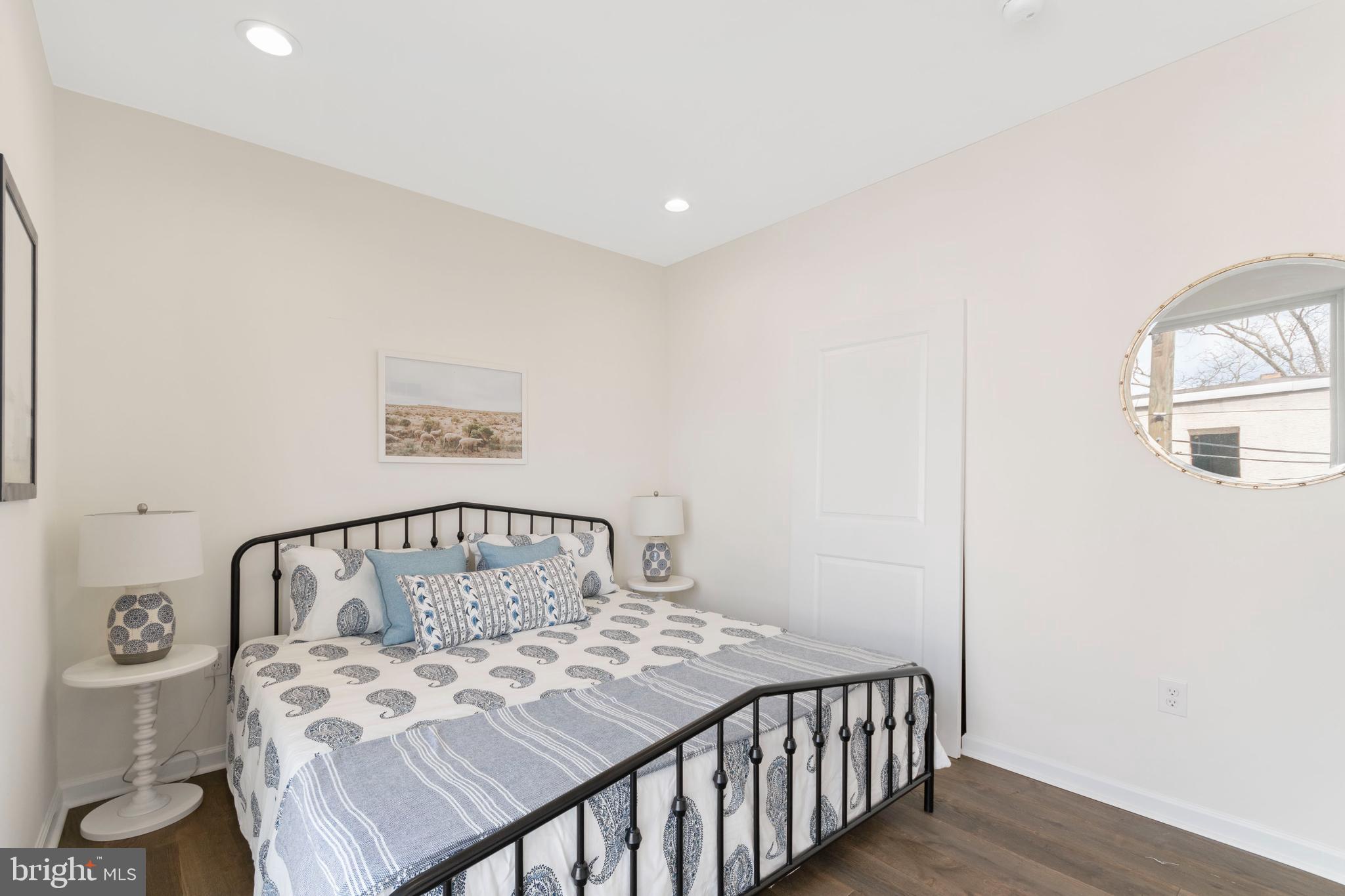 NORRIS SQUARE - Residential