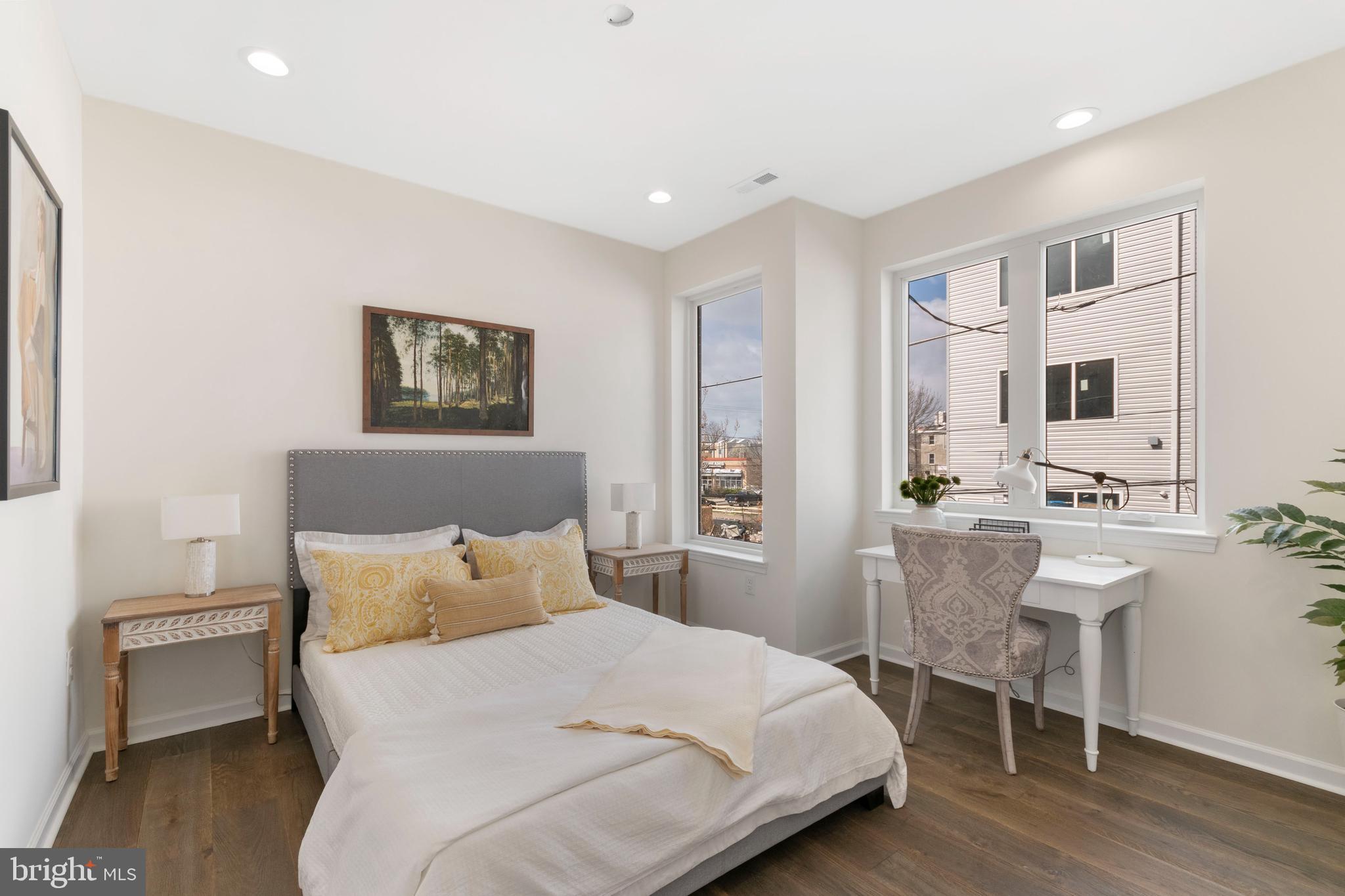 NORRIS SQUARE - Residential