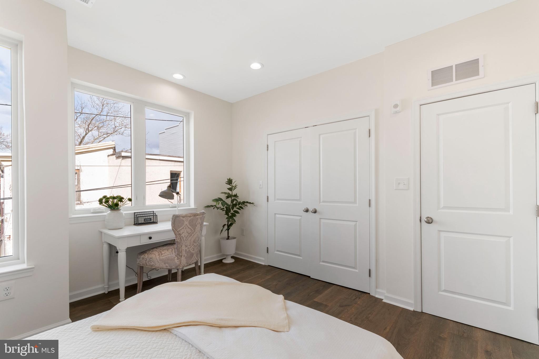 NORRIS SQUARE - Residential