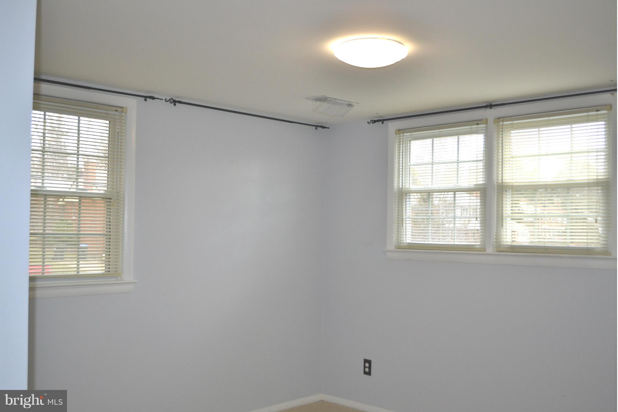 COUNTRY CLUB VIEW - Residential Lease