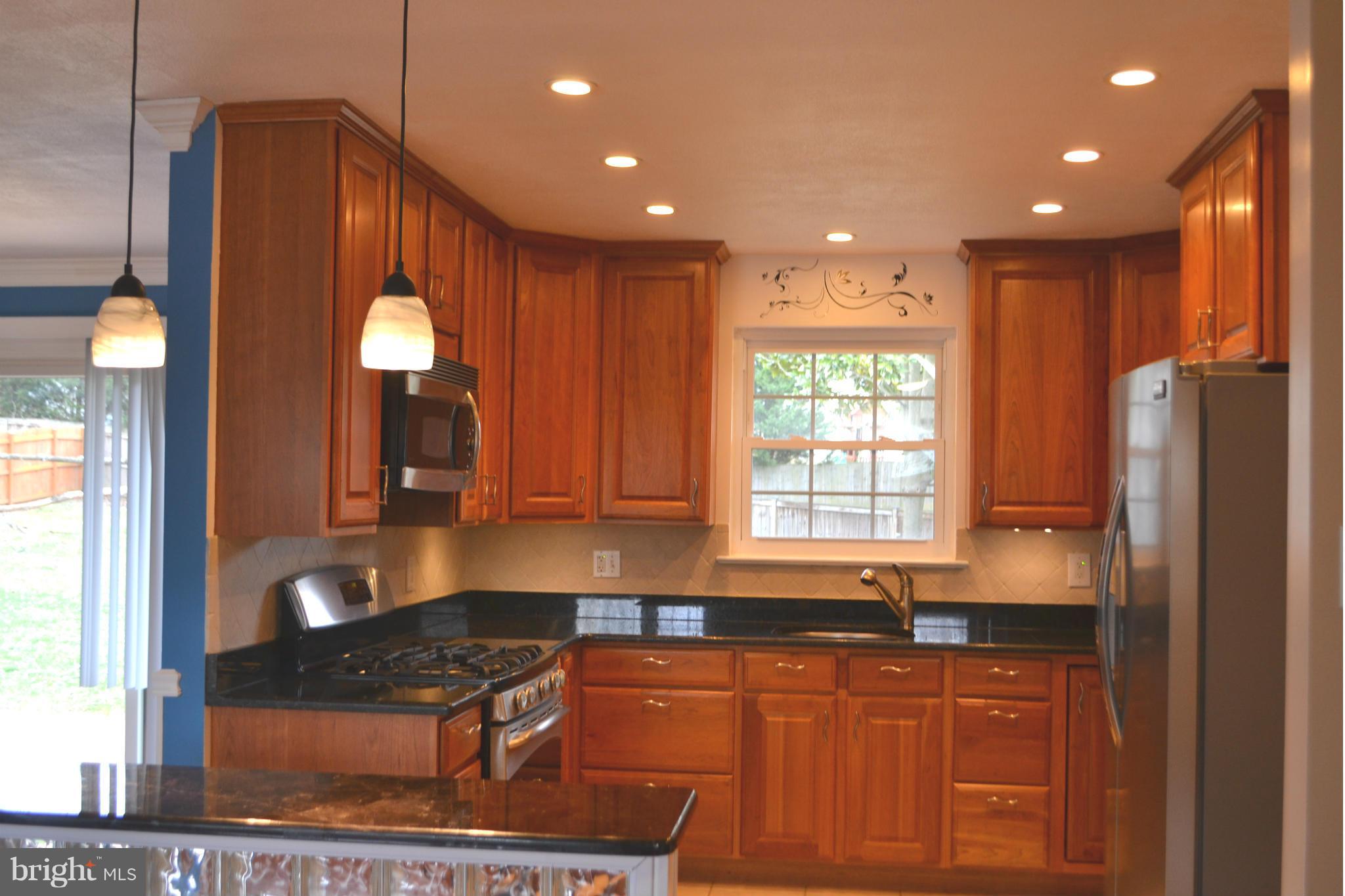 COUNTRY CLUB VIEW - Residential Lease