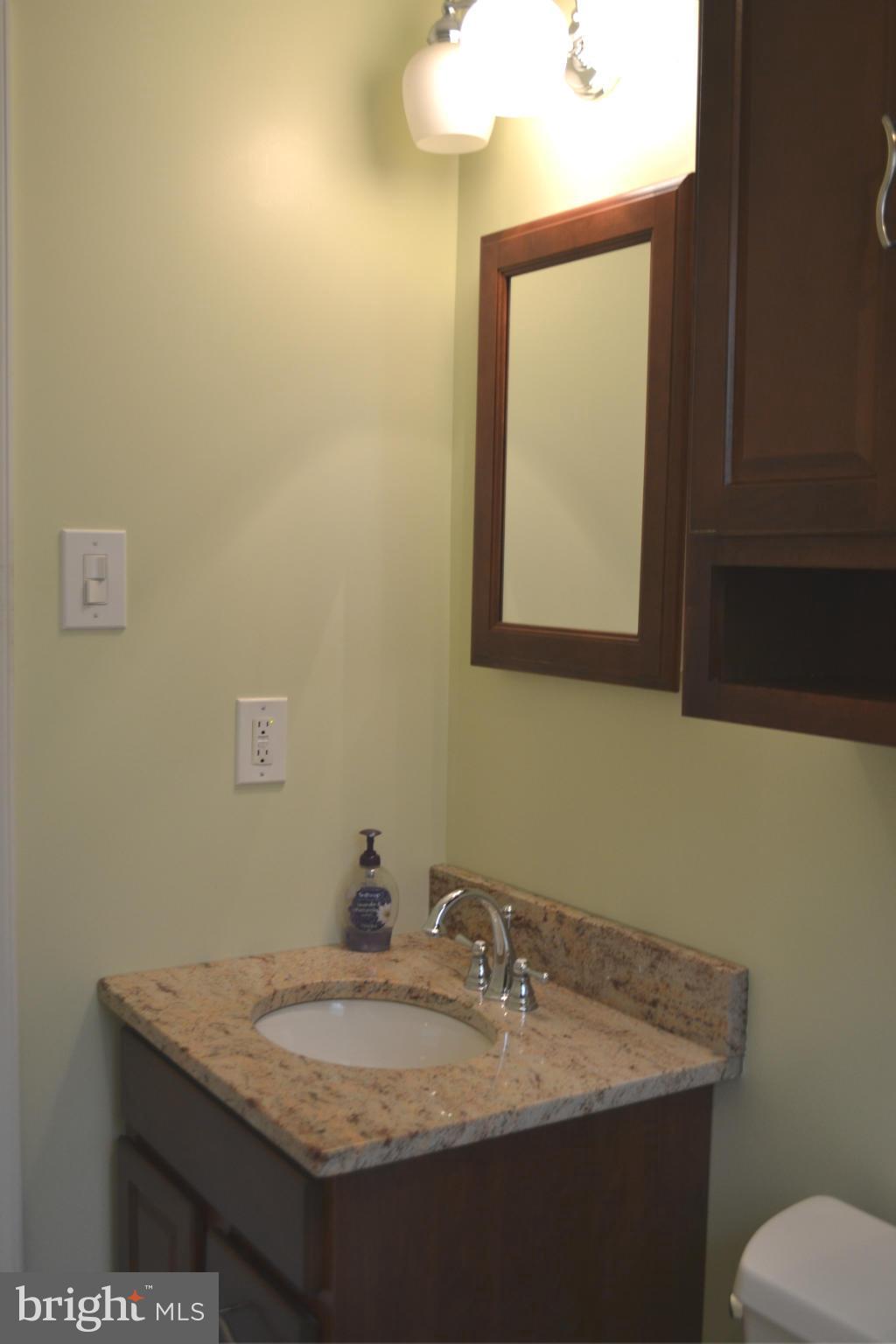COUNTRY CLUB VIEW - Residential Lease