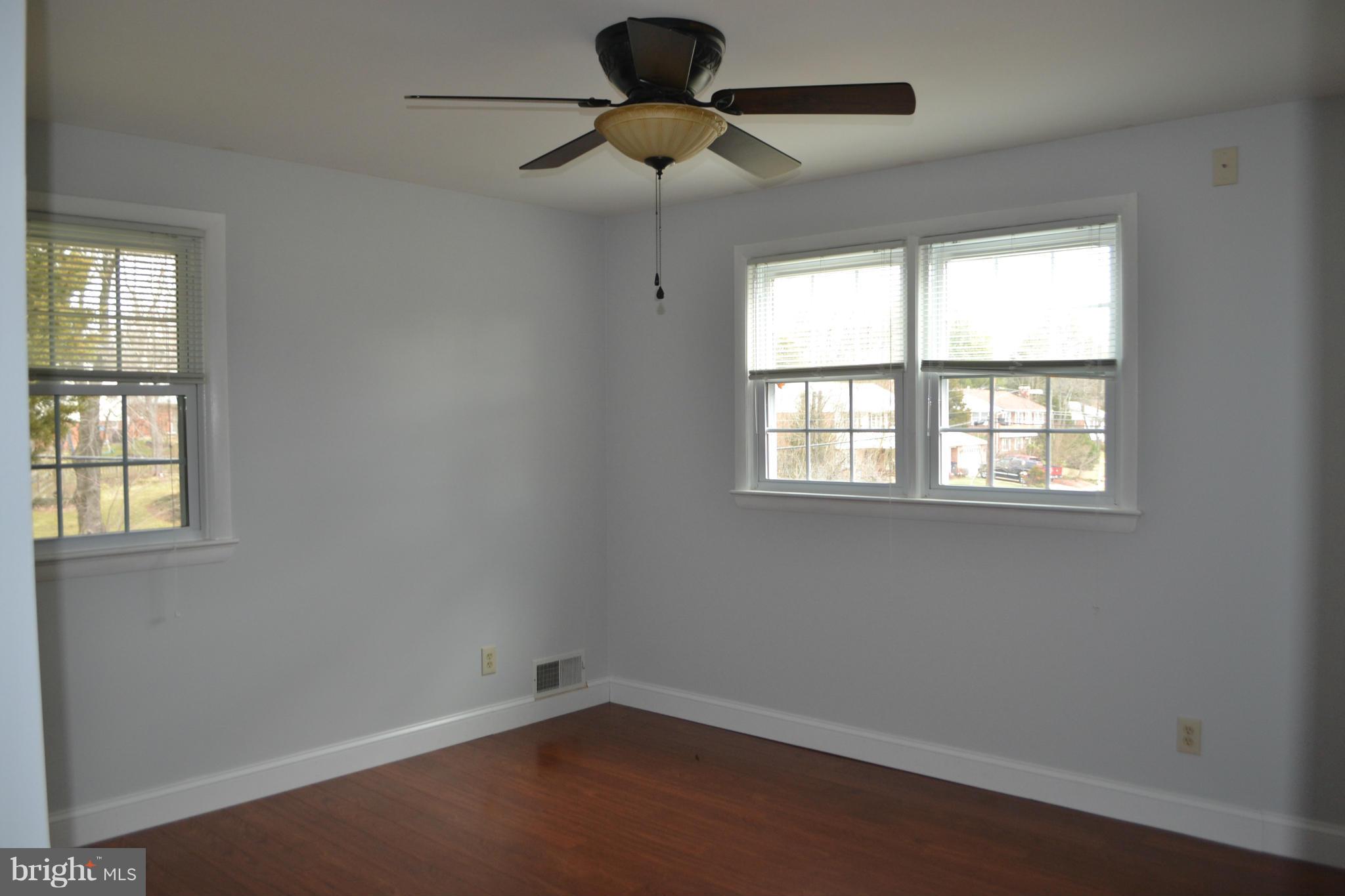 COUNTRY CLUB VIEW - Residential Lease