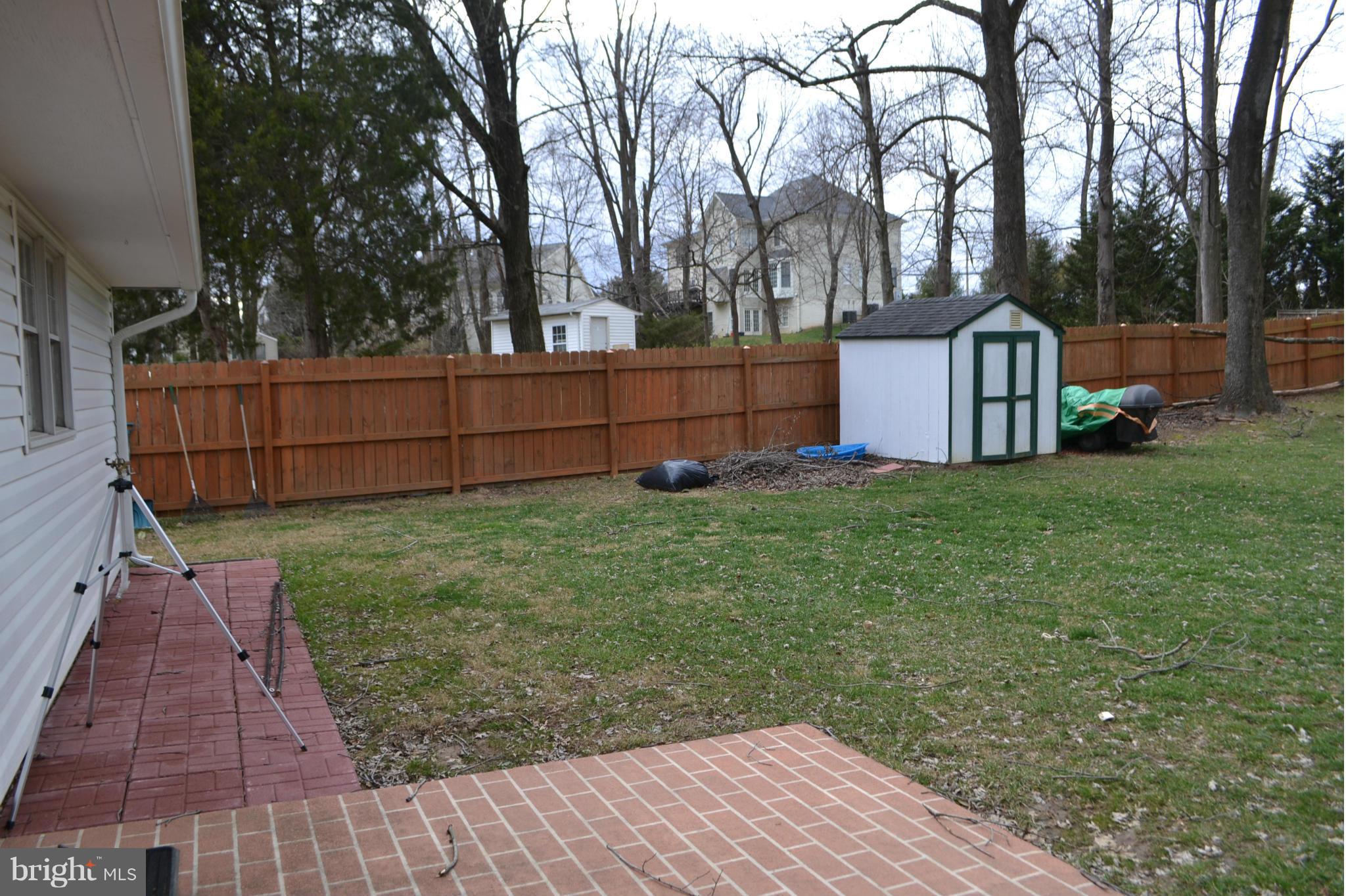 COUNTRY CLUB VIEW - Residential Lease