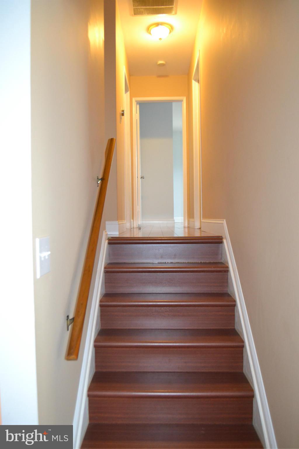 COUNTRY CLUB VIEW - Residential Lease