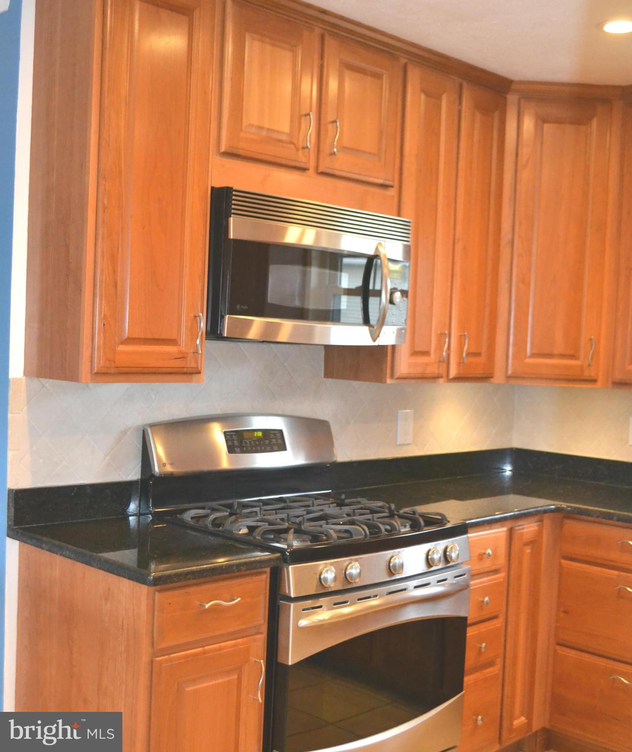COUNTRY CLUB VIEW - Residential Lease