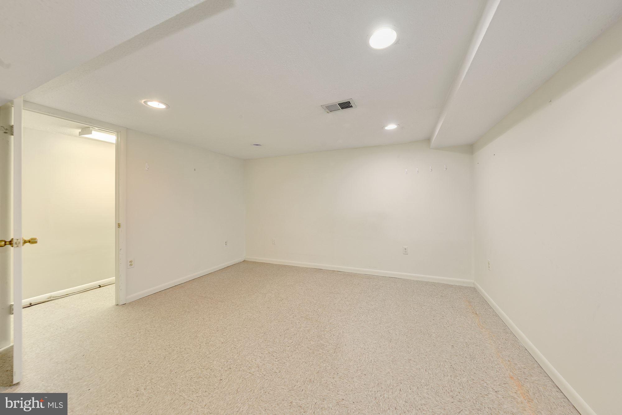 STRATHMORE PLACE - Residential