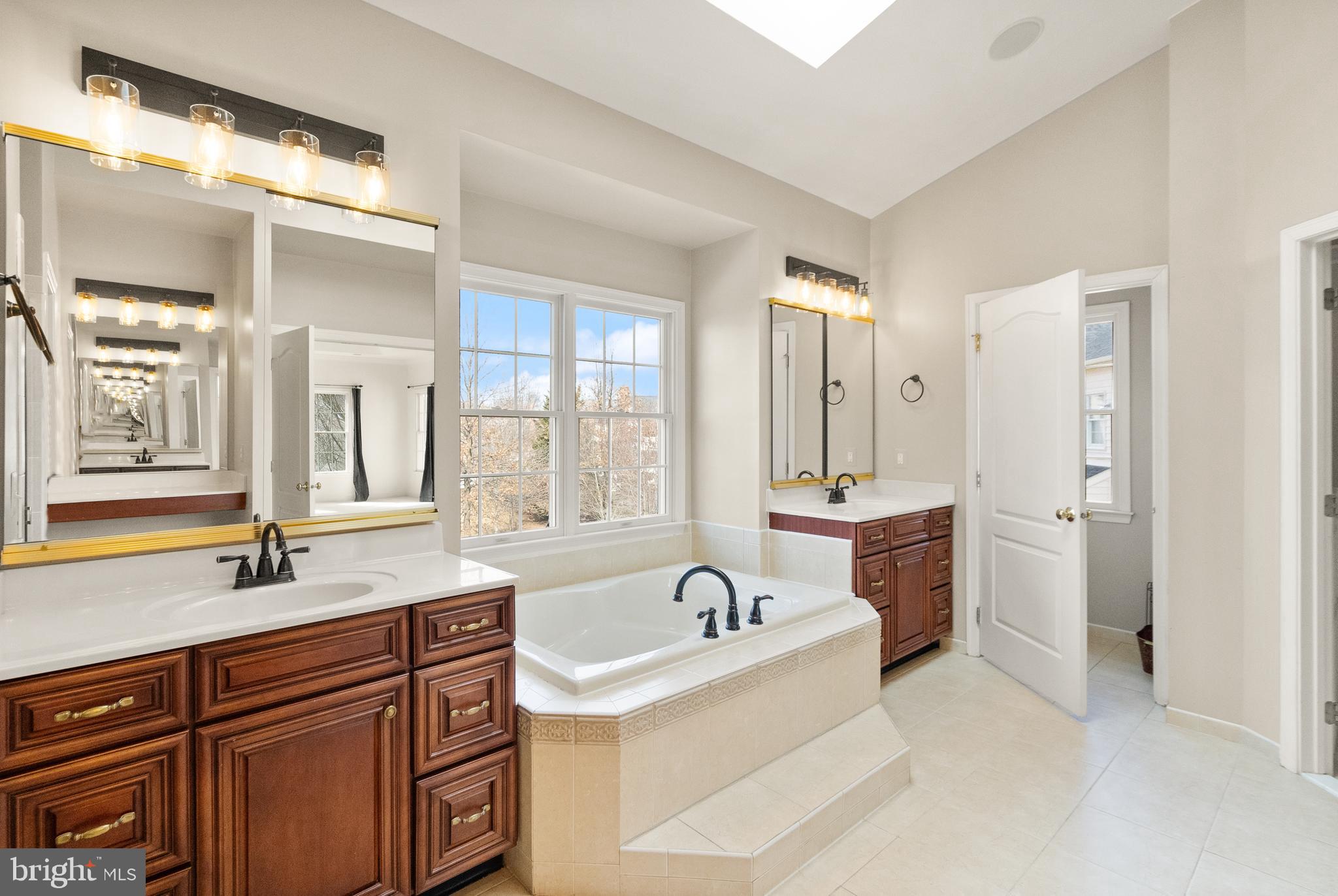 BELMONT LAND BAY - Residential