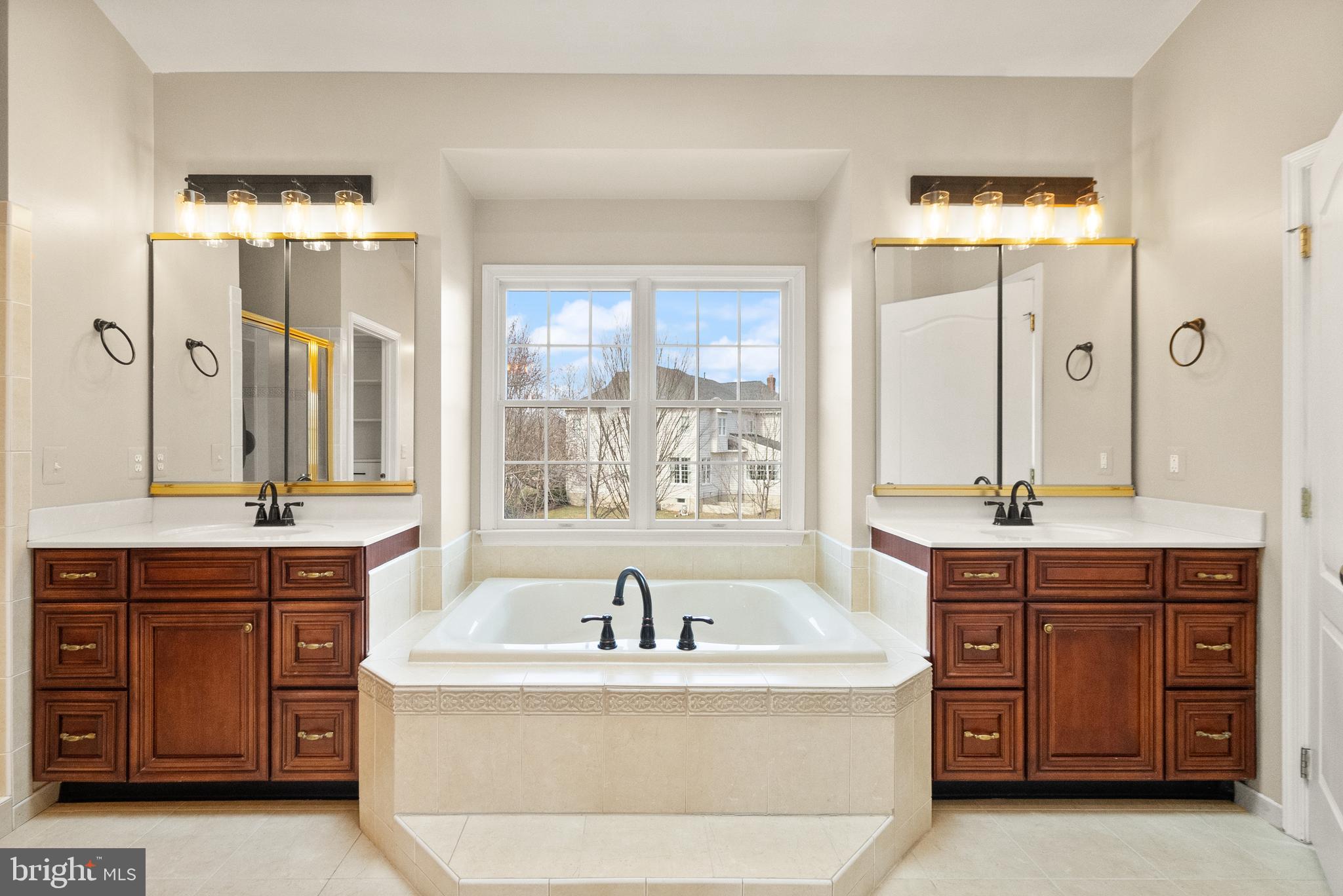 BELMONT LAND BAY - Residential