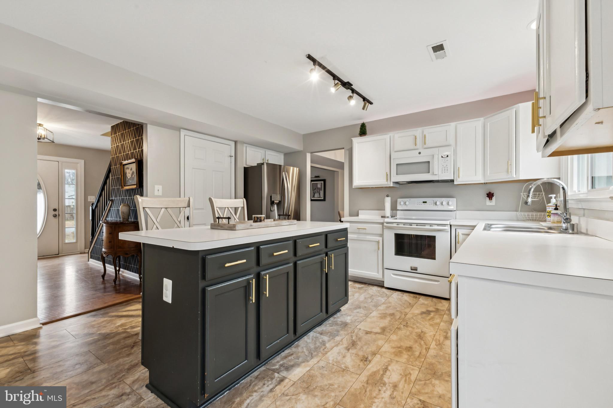 14 WILLOW GLEN COURT