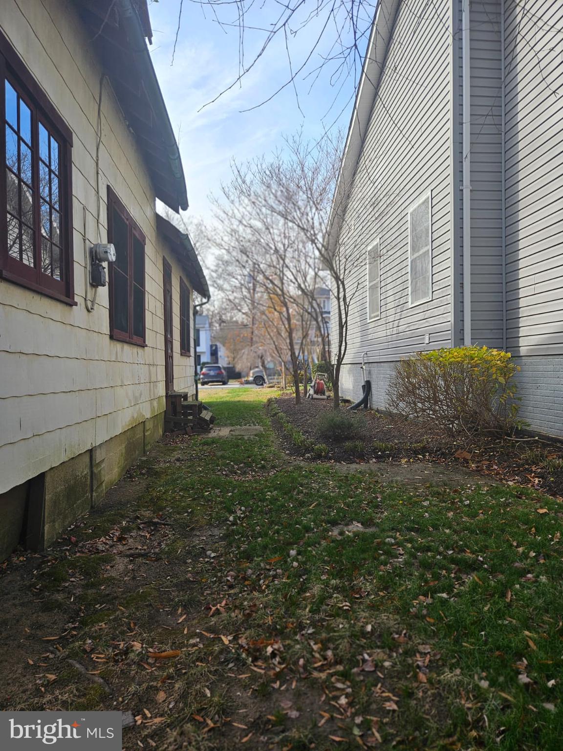 3535 COHASSET AVENUE