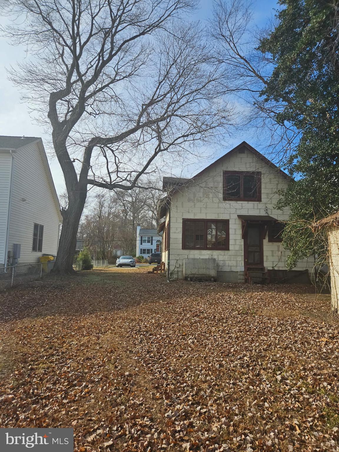 3535 COHASSET AVENUE