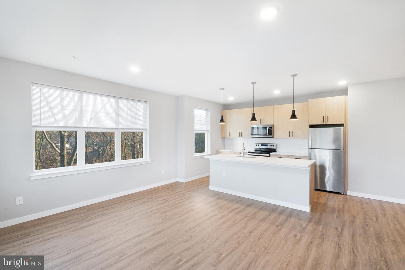400 E OAK AVENUE 4201