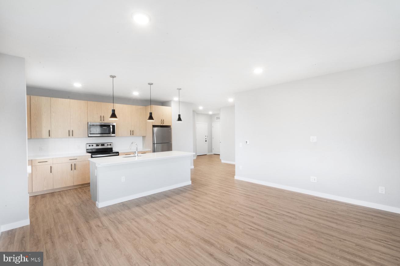 400 E OAK AVENUE 4201