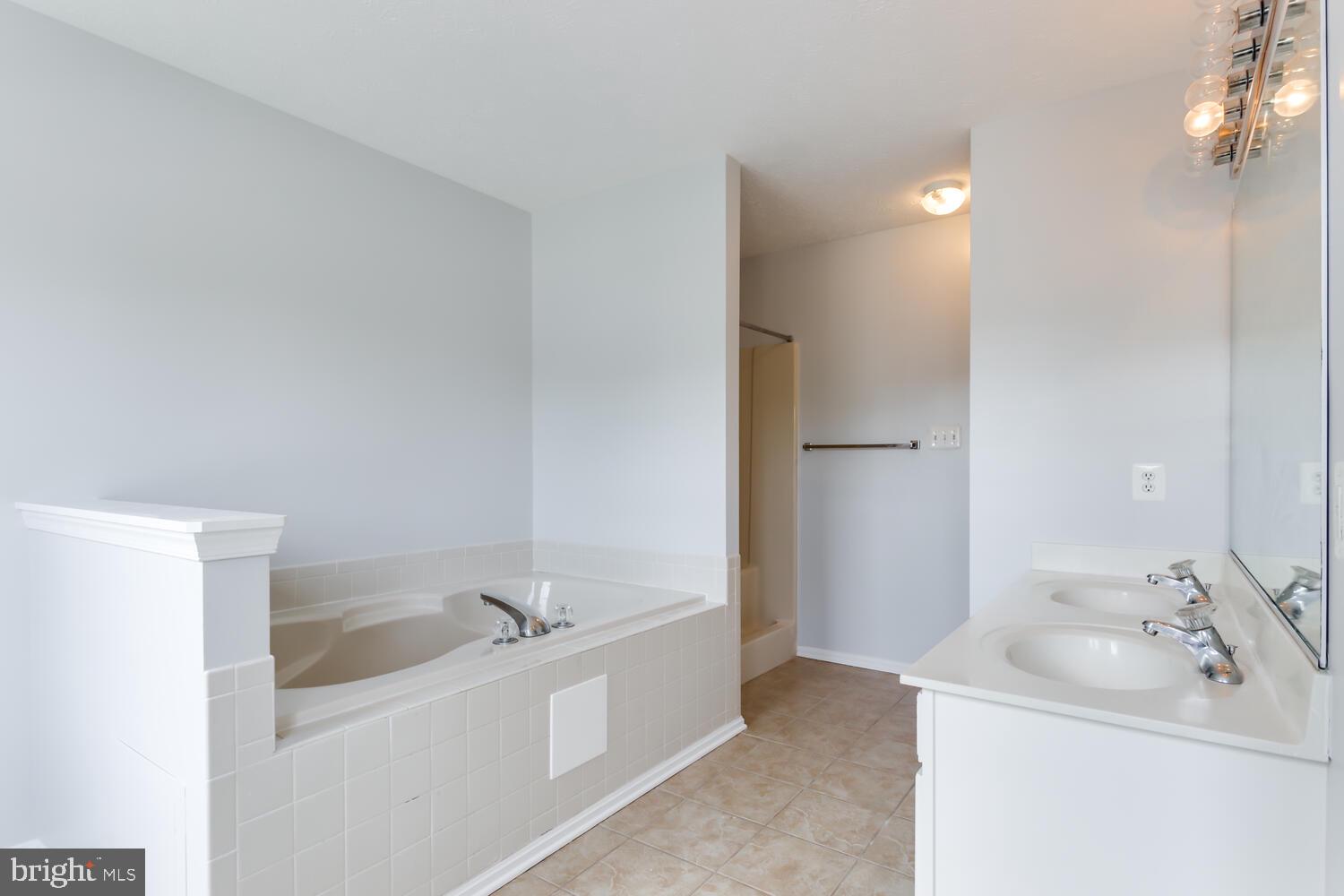 ROLLING MEADOWS SUB - Residential