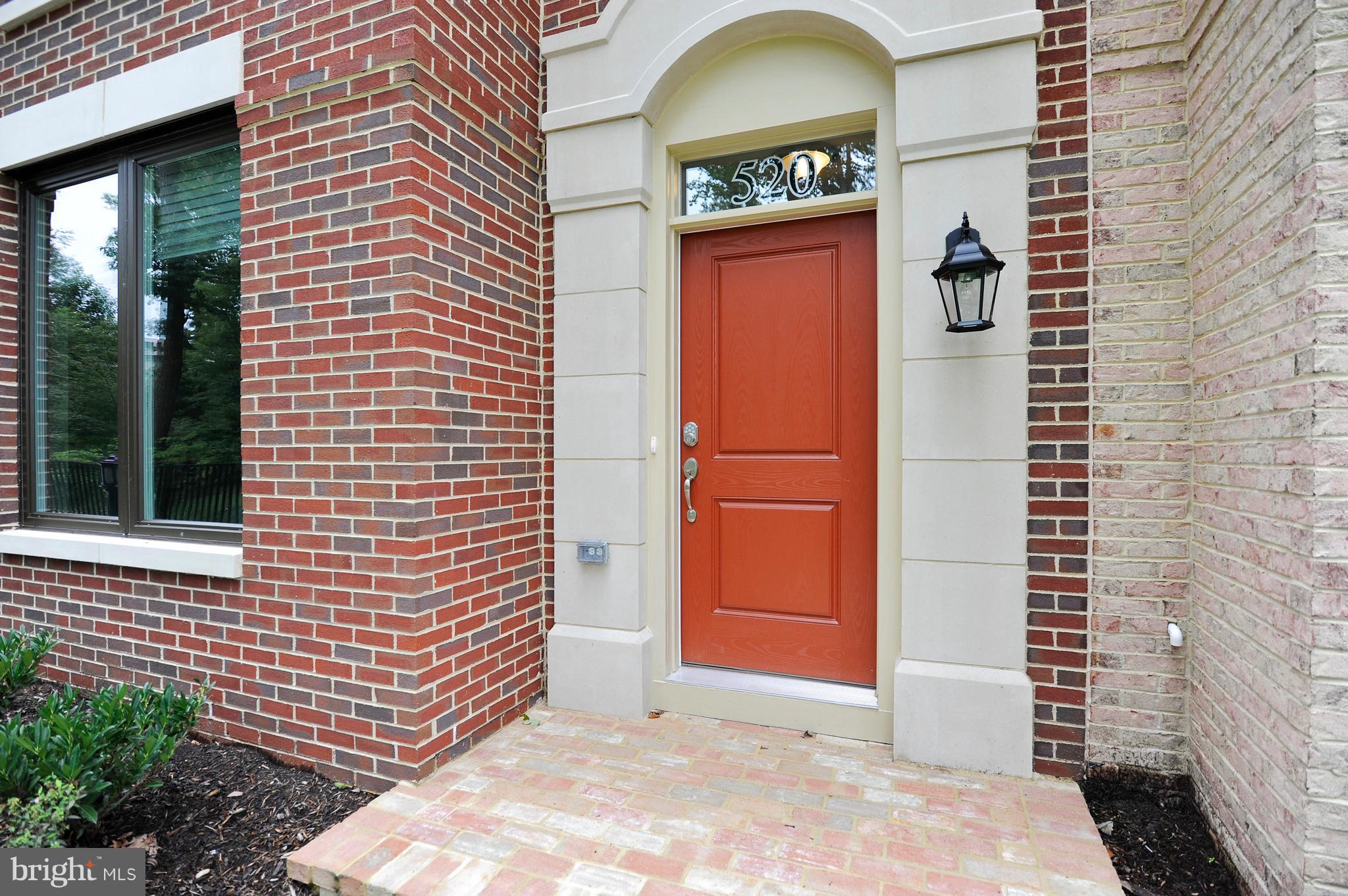 520 HARBORVIEW DRIVE