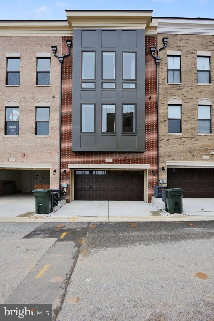 JUST LISTED MOVE-IN READY Well kept and tastefully decorated home 2min walk to Gaylords hotel and the MGM. Enviable location 10 minutes from DC and Old Town Alexandria, rooftop terrace to National Harbor views, first-class entertainment, restaurants, and shopping.