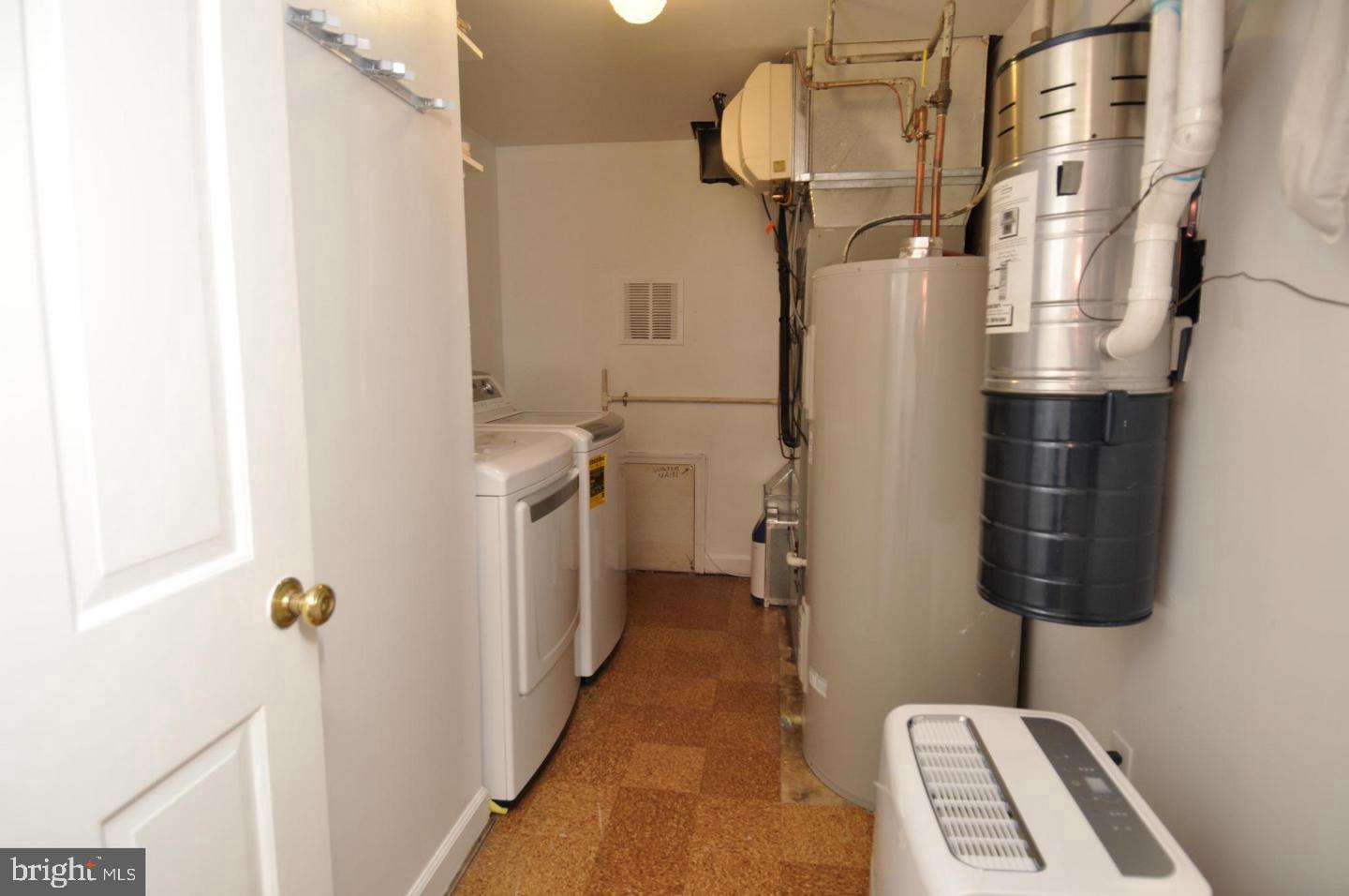 WESTBARD MEWS - Residential Lease