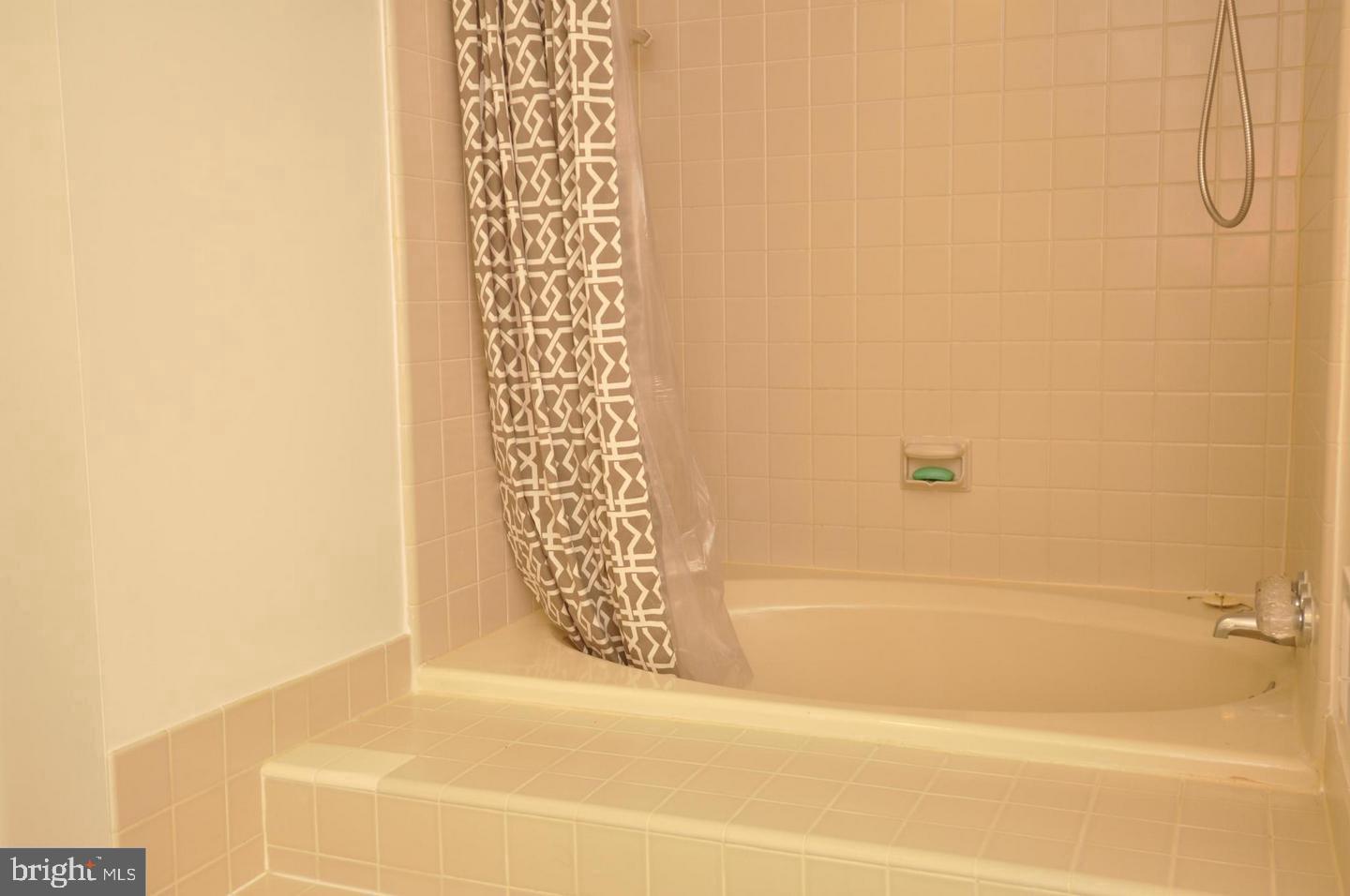 WESTBARD MEWS - Residential Lease