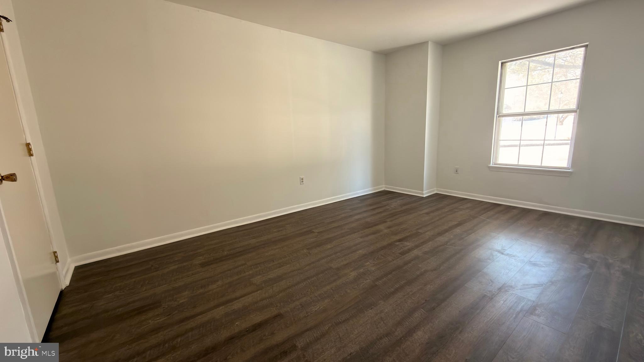 VALLEY STREAM - Residential