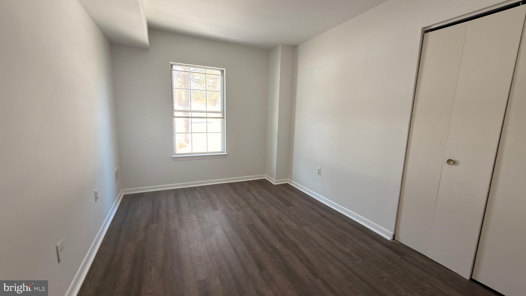 VALLEY STREAM - Residential