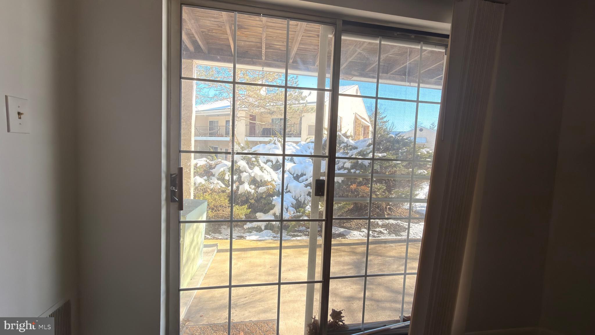 VALLEY STREAM - Residential