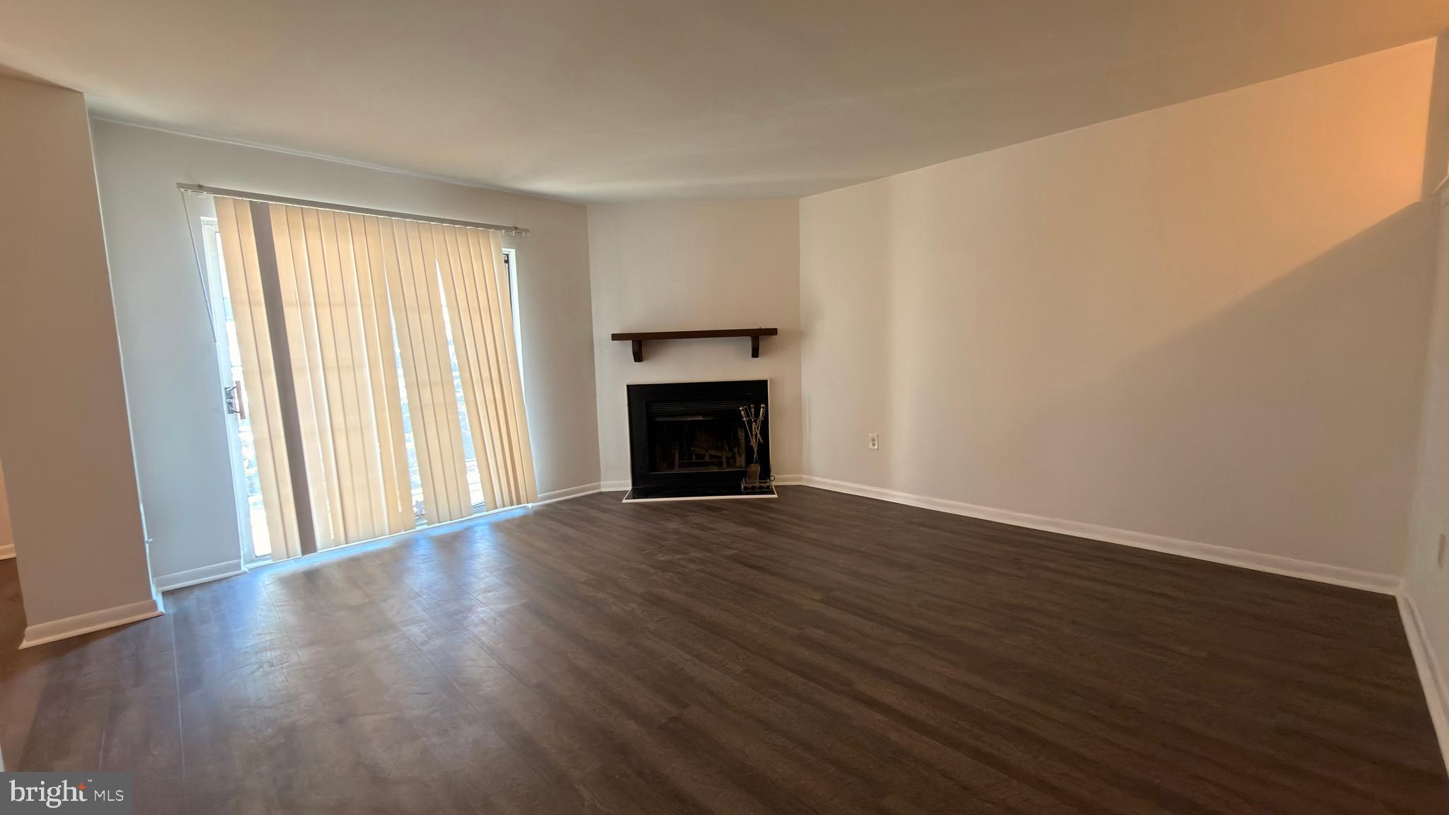 VALLEY STREAM - Residential