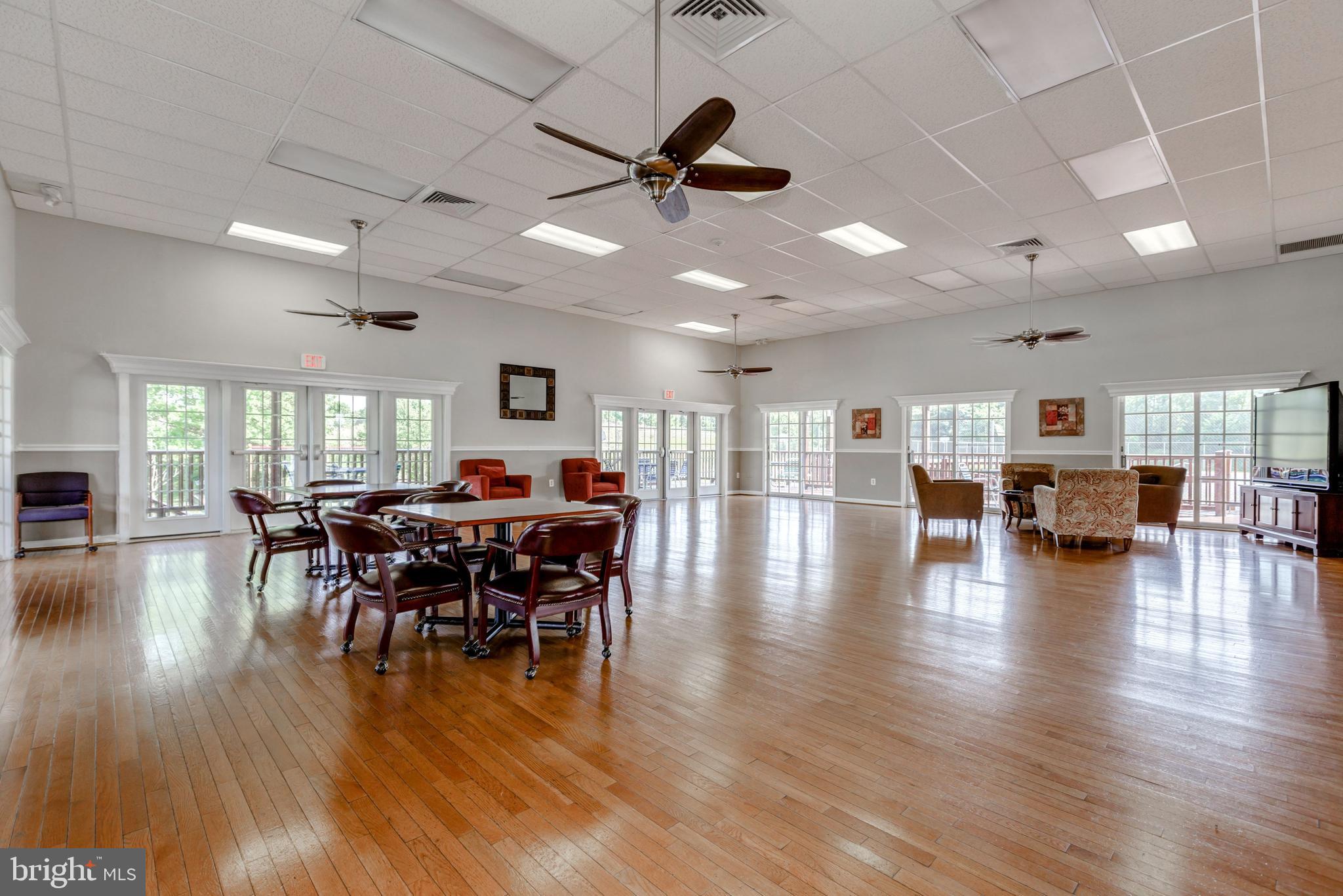 MANCHESTER LAKES - Residential Lease