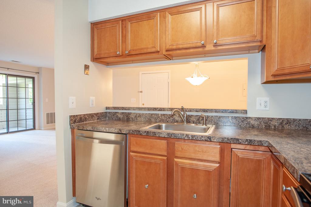 MANCHESTER LAKES - Residential Lease