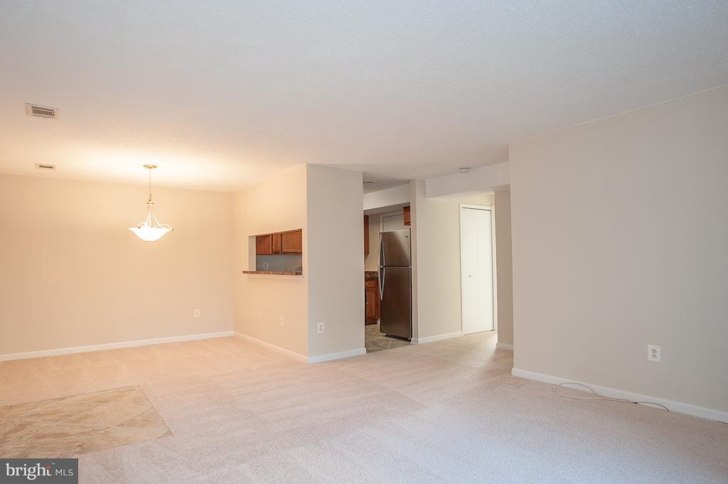 MANCHESTER LAKES - Residential Lease