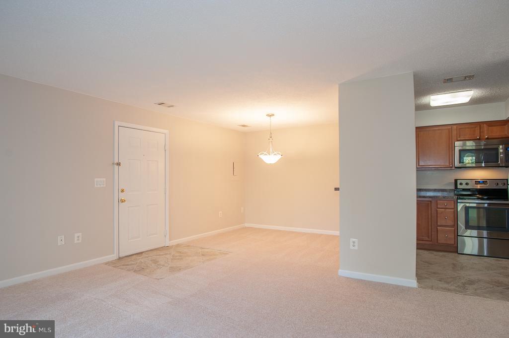 MANCHESTER LAKES - Residential Lease