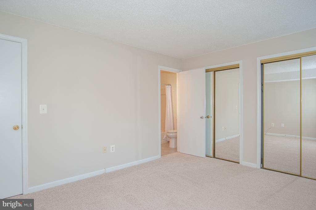 MANCHESTER LAKES - Residential Lease