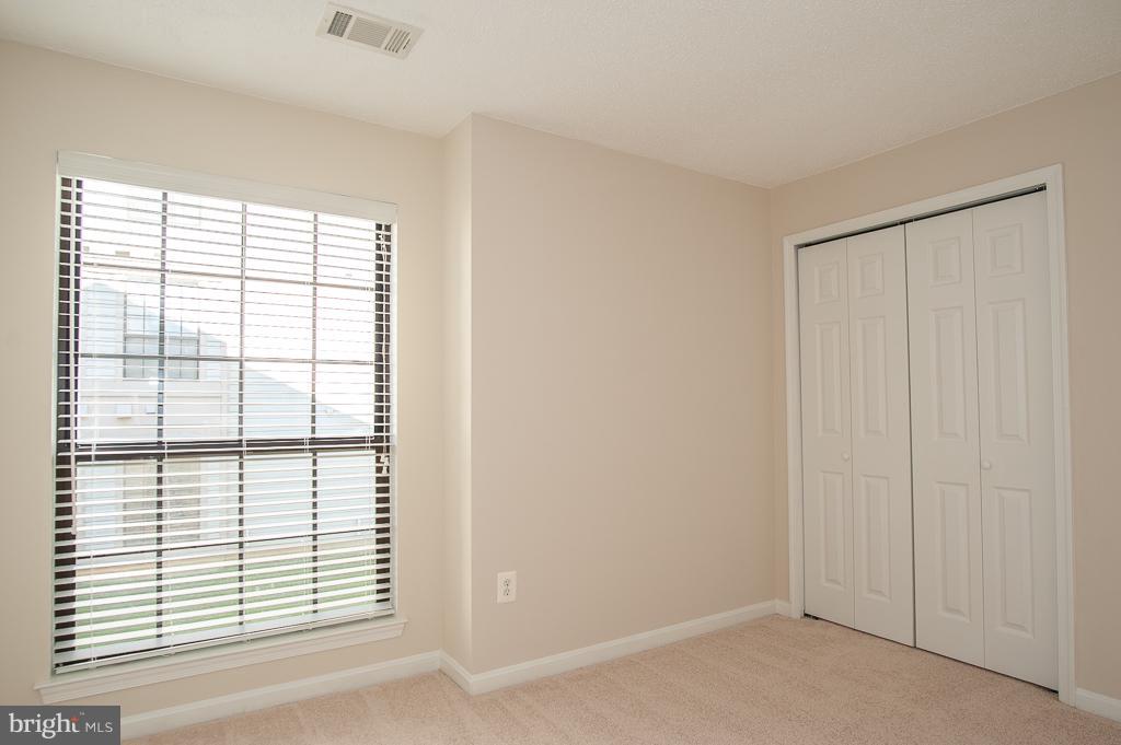 MANCHESTER LAKES - Residential Lease